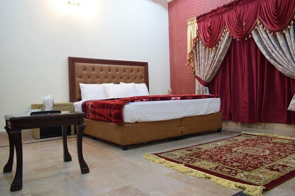 Royal Emirates Residence Abbottabad Exterior photo