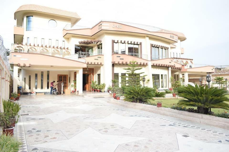 Royal Emirates Residence Abbottabad Exterior photo